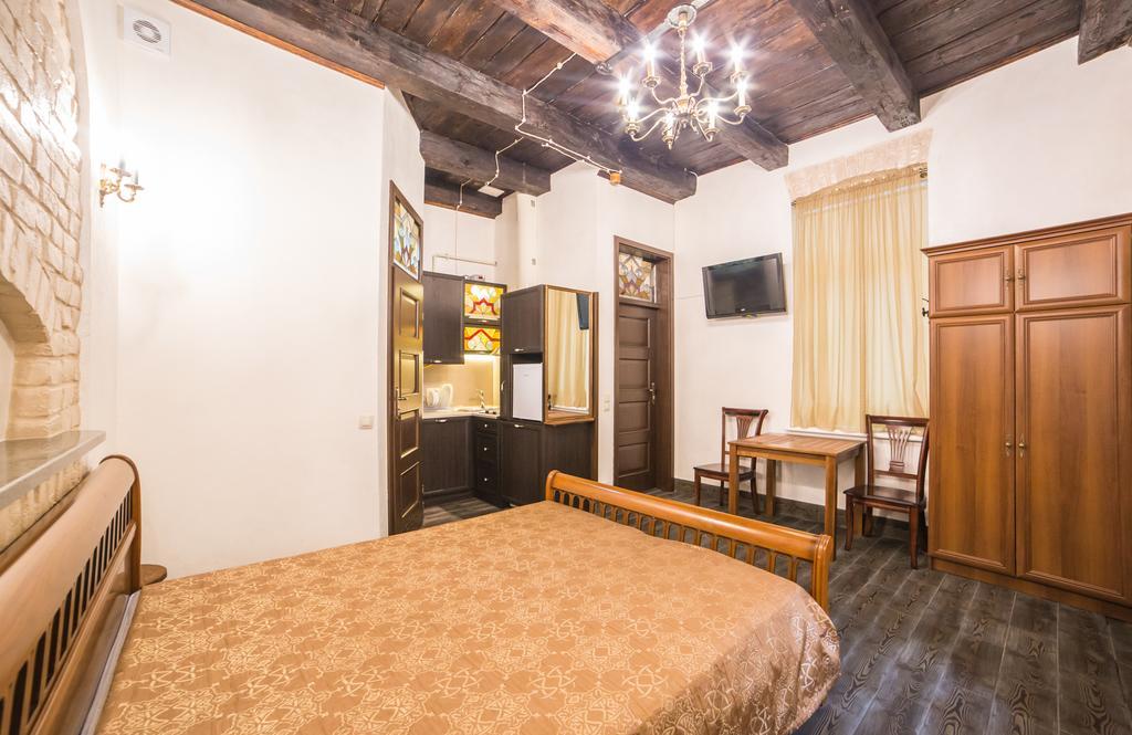 Apartment On Valova 16-2- 2 Minutes To Market Square ลวีฟ ภายนอก รูปภาพ