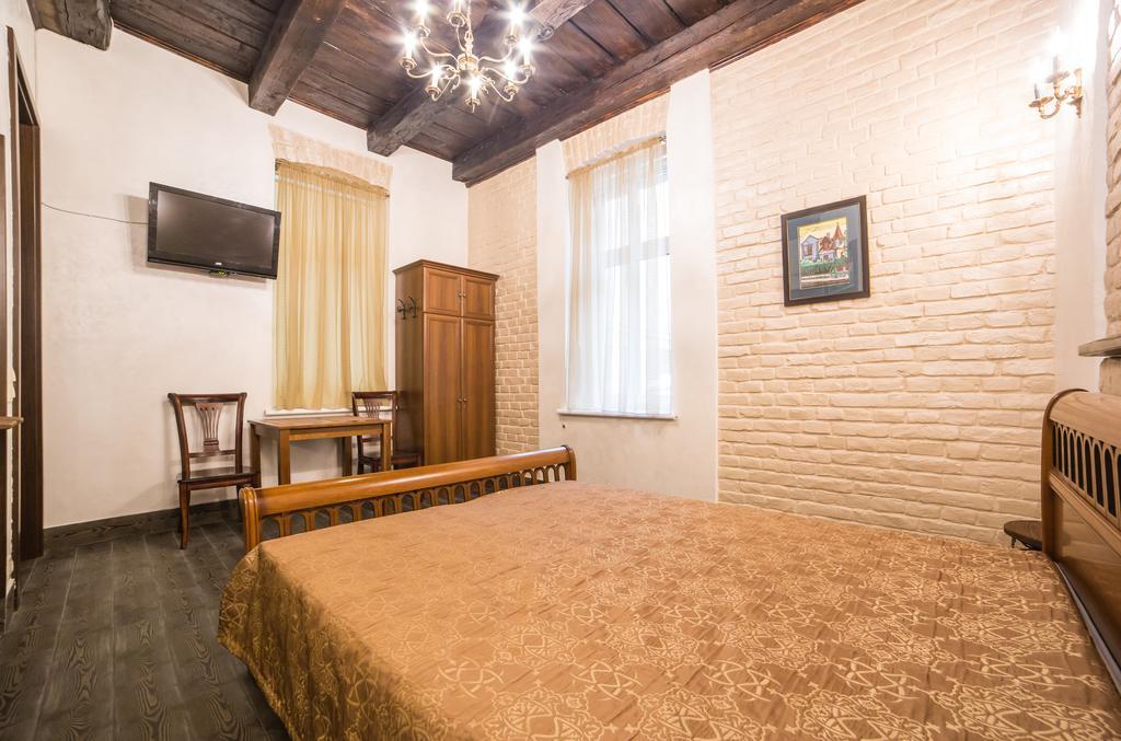 Apartment On Valova 16-2- 2 Minutes To Market Square ลวีฟ ภายนอก รูปภาพ